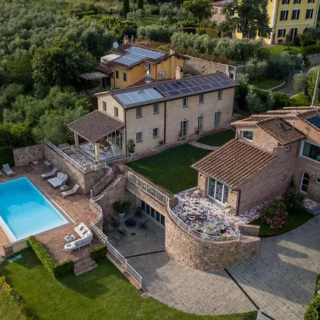 Altavista Villa *